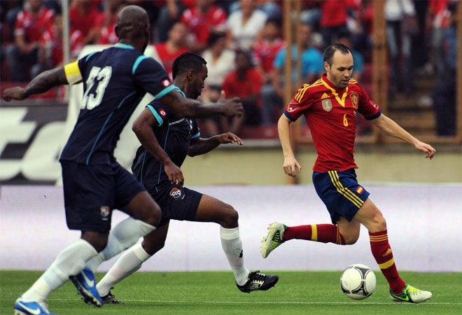 Andrs Iniesta particip en los dos primeros goles dando dos asistencias, una a Pedro y otra a Villa.