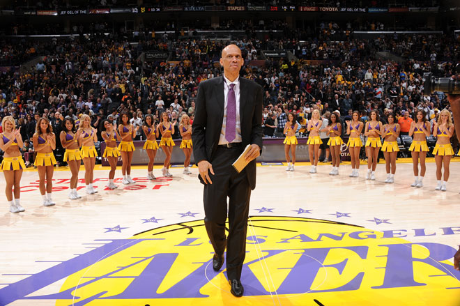 Homenaje de los Lakers al mtico Kareem Abdul Jabbar