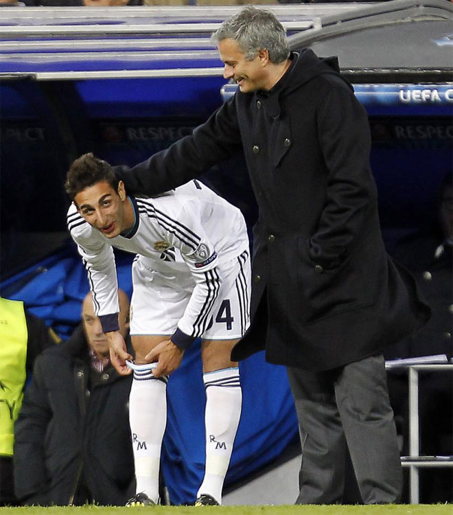 Mourinho se ech unas risas con Jos Rodrguez, al que aprecia por su ftbol y su personalidad.