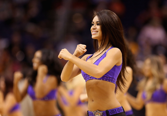 A pesar de la marcha de los Suns, siete derrotas consecutivas, las 'Arizona Girls' no pierden la sonrisa y ponen todo lo que tienen para intentar levantar el nimo en las gradas.