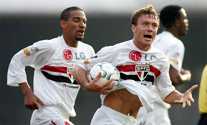 Diego Lugano lleg a Sao Paulo en el 2003 tras su paso por Nacional y Plaza Colonia. En Brasil vivi la etapa ms exitosa de su carrera.