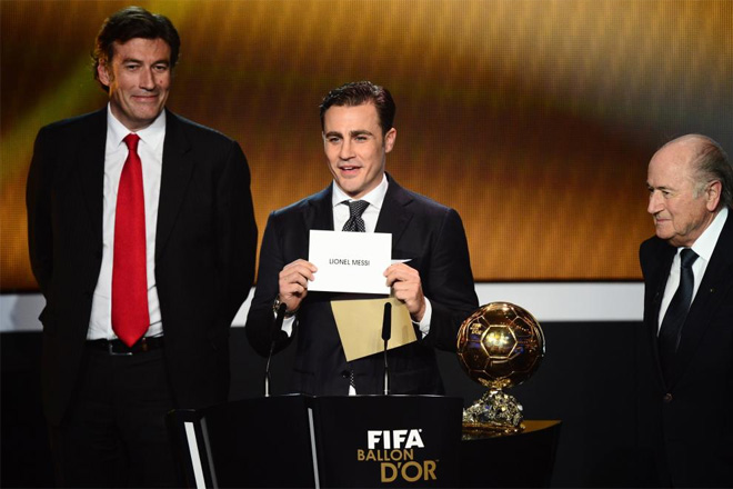 Fabio Cannavaro le dio el Baln de Oro a Messi.
