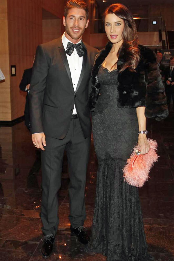 Sergio Ramos dio una de las sorpresas de la tarde al aparecer en la gala con Pilar Rubio.