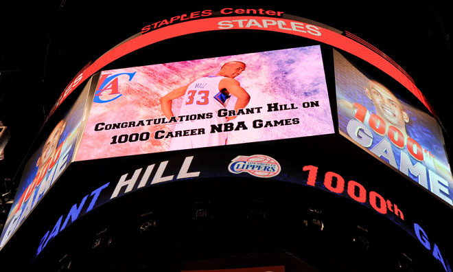 Homenaje a de los Clippers a Grant Hill para conmemorar su partido 1.000 en la NBA.