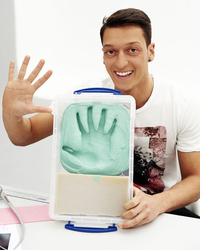 Mesut zil's doppelganger will be on public display from June so all the German fans can see him from up close.