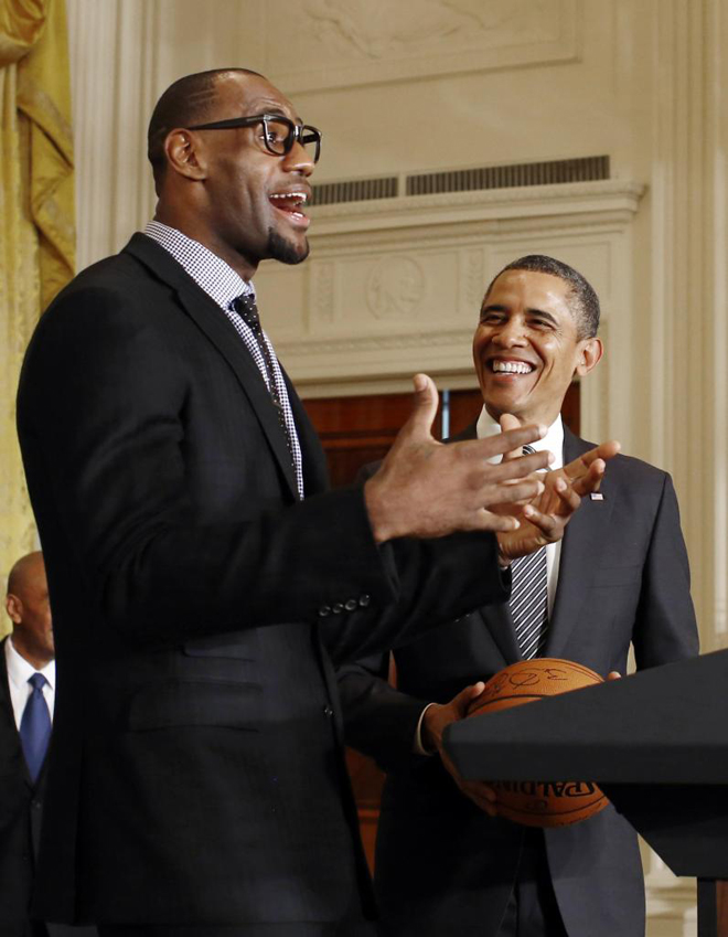 LeBron James durante su discurso ante Barack Obama en la recepcin a los Heat, vigentes campeones de la NBA, en la Casa Blanca