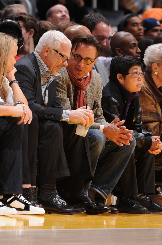 El actor Andy Garca disfrut a pie de pista del partido entre Lakers y Hornets.