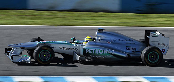 Nico Rosberg estrenó el nuevo coche dando unas vueltas al trazado andaluz.