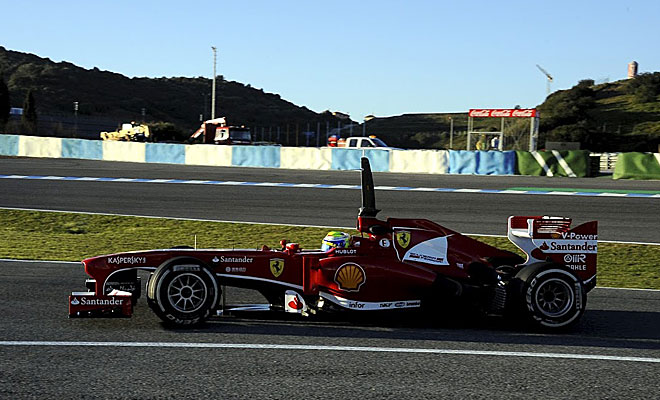 El brasileo y su F138 lograron por la maana el mejor tiempo de la semana en Jerez.