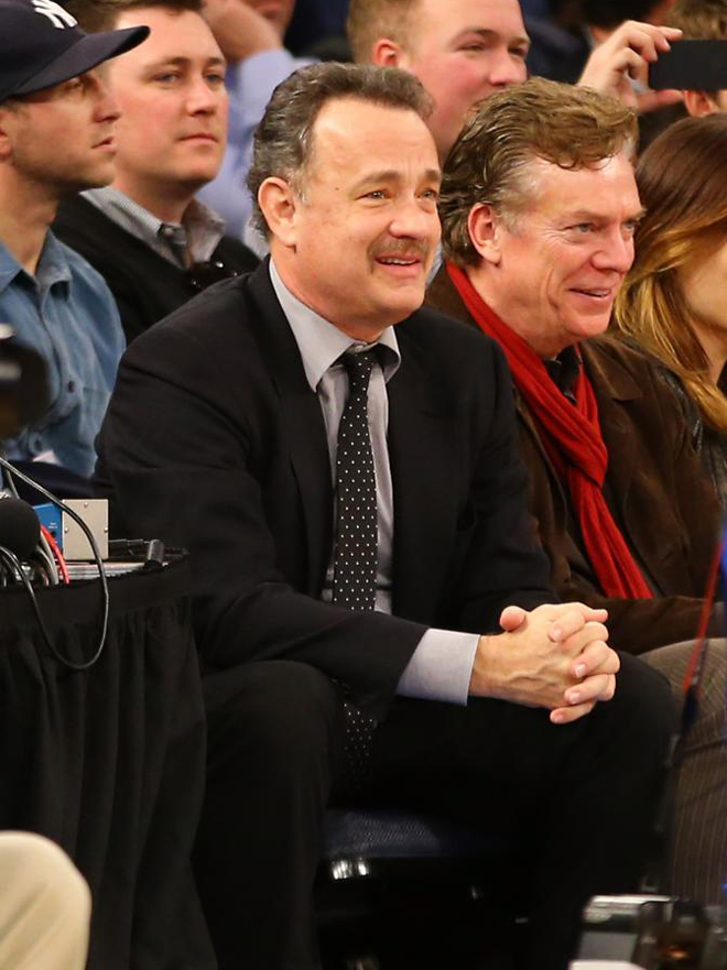 El actor Tom Hanks disfruto a pie de pista en el Madison del partido que enfrent a Knicks y Clippers.