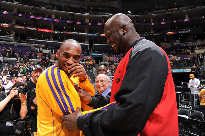 Shaquille O'Neal no dud abrazar a Kobe en el Staples. El escolta angelino destac que su amistad est "mejor que nunca". Bryant confiesa que recordaron los viejos tiempos en los Lakers. "Me quera demostrar a m y a todos que era capaz de ser un lder y ganar sin Shaq".