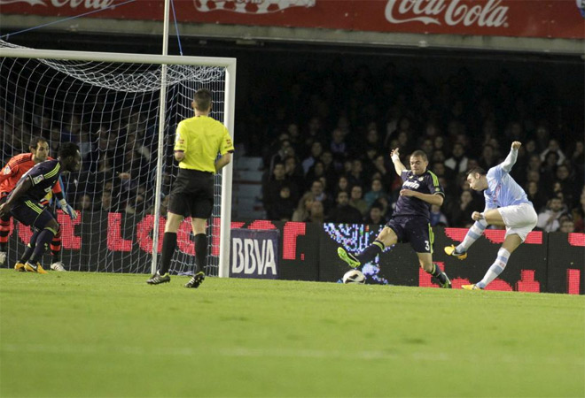 El Celta tuvo fortuna en el gol del empate. Dispar el delantero gallego y la aparicin del portugus provoc un efecto en la pelota que despist a Diego.