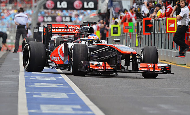 Jenson Button fue undcimo dando muestras visibles de que el coche no va bien.