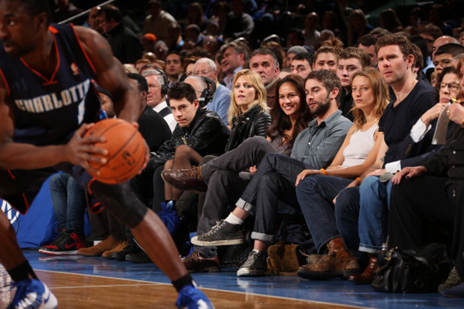 La famosa modelo Anja Rubik no se perdi a pie de pista del Madison el partido de la NBA entre Knicks y Bobcats.