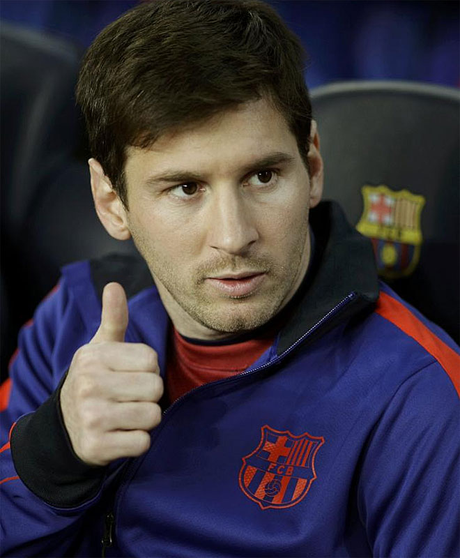 Messi finalmente no fue titular y comenz el choque en un lugar un tanto extrao para l.