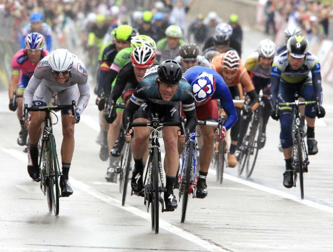 Mark Cavendish volvi a dar un recital en un sprint y firm su tercera victoria en el presente Giro de Italia.
