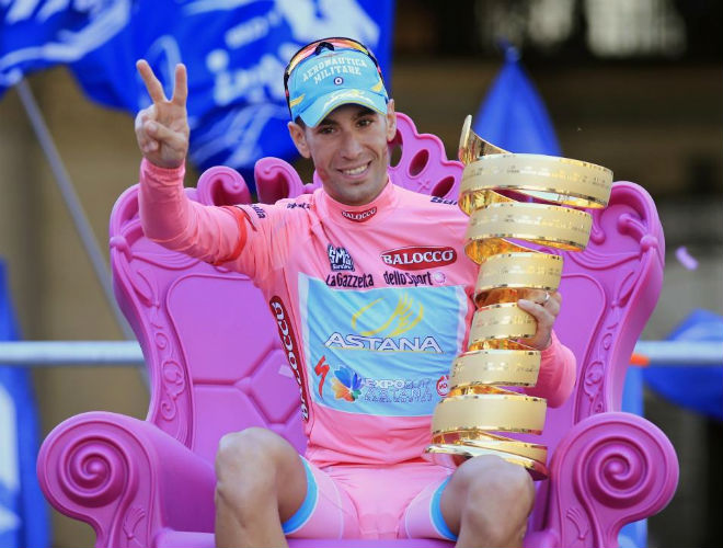 Vincenzo Nibali gan su primer Giro de Italia con total merecimiento y se coron como nuevo rey de la ronda italiana.