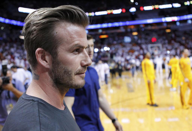 David Beckham se pas por Miami para disfrutar de la NBA.