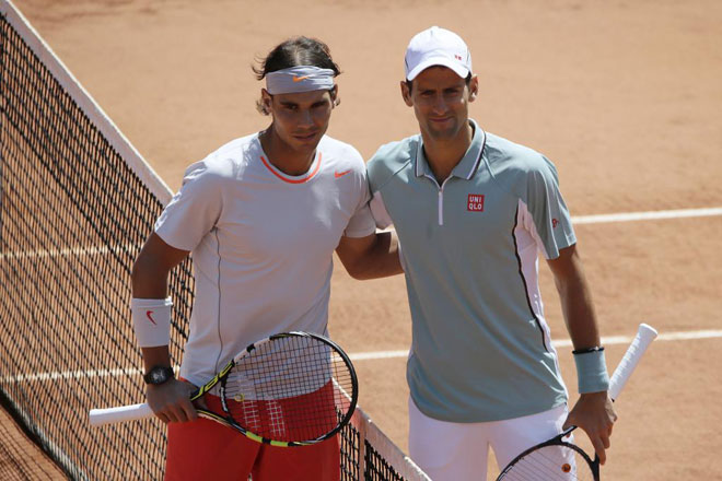 Rafa Nadal y Novak Djokovic posaron para los medios fotogrficos antes de comenzar su semifinal en la Philippe Chatrier. El nico momento en el que ambos tenistas disfrutaron de unos instantes de paz.