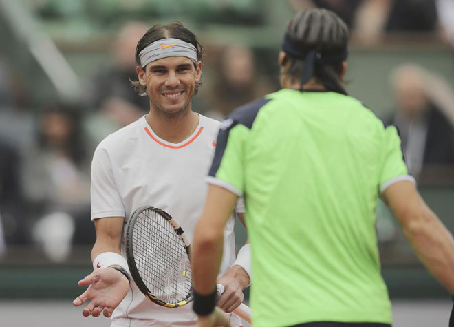 Rafa Nadal y David Ferrer solo sonrieron antes de que la pelota se pusiera en juego porque despus su amistad qued aparcada en la silla. Dentro de la pista, la competitividad es mximo y el ttulo el nico objetivo.