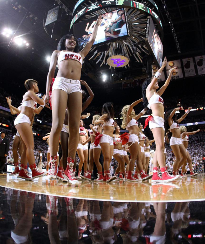 Las cheerleaders de los Heat ayudaron a su equipo a ganar a los Spurs y empatar las Finales de la NBA.