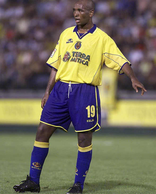 En 2002, procedente del Sao Caetano, el Villarreal conoci a un futbolista que marc una poca de amarillo.