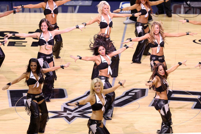 Las cheerleaders de los Spurs fueron parte fundamental de la victoria de su equipo frente a los Heat.