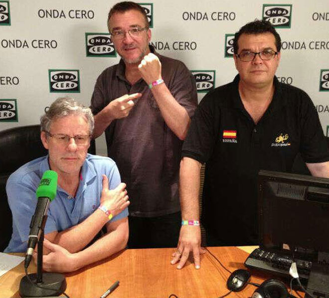 Los periodistas Javier Ares, Javier Ruiz Taboada y Paco Reyes, del programa 'Radioestadio' de Onda Cero, con Madrid 2020.