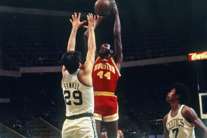 Desde que fueron creados en San Diego, los Rockets siempre se han caracterizado por la presencia de un jugador dominante en la pintura. Hayes, Malone, Olajuwon, Yao, son algunos de los predecesores de Howard en este puesto.