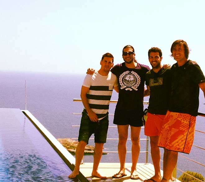 Despus de su gira por Amrica, Leo Messi lleg a Ibiza para disfrutar de sus vacaciones junto a su mujer, su hijo y las familias de sus amigos Cesc Fbregas y Jos Manuel Pinto.