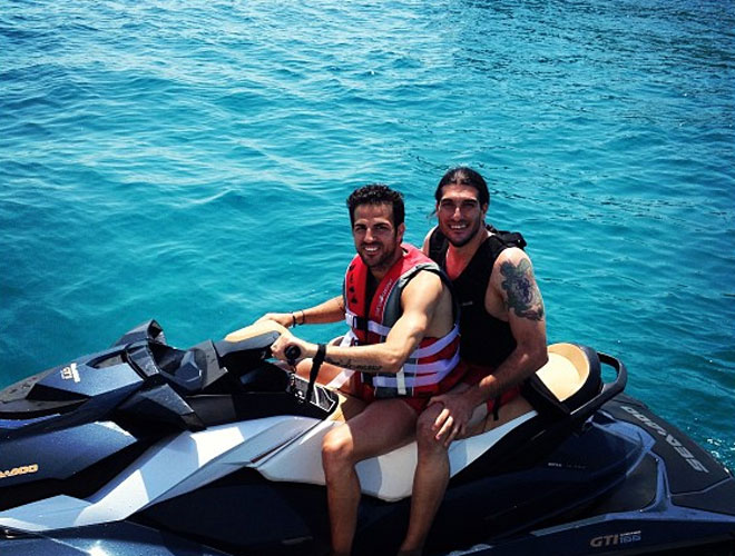 Los jugadores del Barcelona disfrutaron con la moto de agua en sus vacaciones