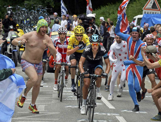 Los ciclistas tuvieron que pelear con todo en la etapa ms dura de esta centenaria edicin del Tour de Francia.