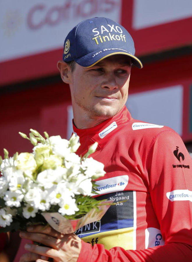 Nicolas Roche, que ya cuenta con un triunfo de etapa, se visti con el maillot rojo de lder y se confirma como uno de los grandes protagonistas de la primera semana de esta Vuelta.