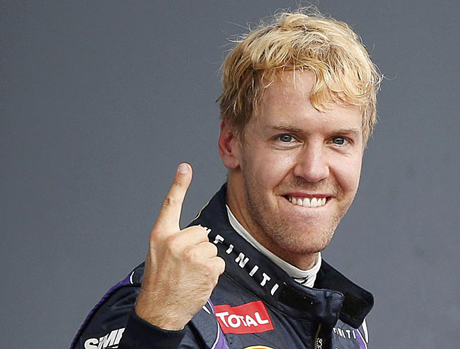 Sebastian Vettel volvi a sacar su dedo ndice para celebrar su victoria, la 32 en su carrera deportiva. El alemn ya ha igualado el nmero de triunfos de Alonso.