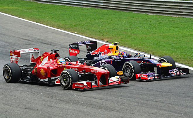 Fernando Alonso, que parta quinto, pudo superar a Hulkenberg en la salida y despus se fue a por Webber al que super al poco de comenzar la carrera.