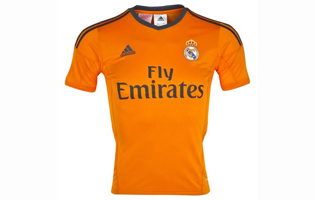 El Real Madrid y Adidas presentaron la segunda equipacin del equipo para la Liga de Campeones.