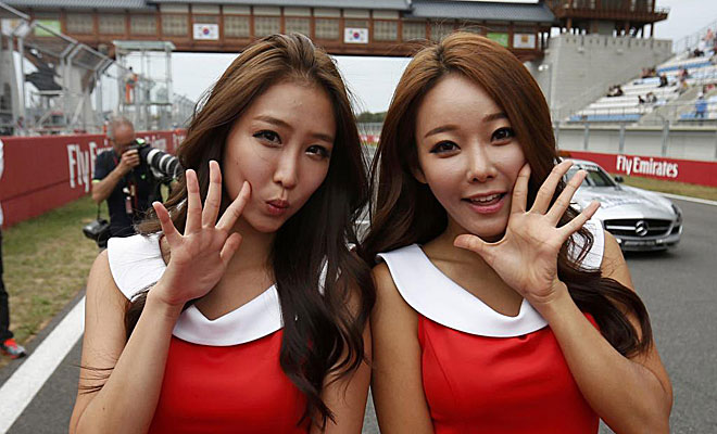 El GP de Corea se despide del calendario de la F1 y con ella sus bellezas coreanas.
