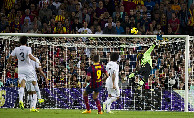 Esta vaselina de Alexis signific el segundo gol del Barcelona en el Clsico.