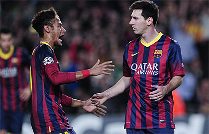 Neymar y Messi protagonizaron el primer tanto del choque. El brasileo forz el penalti y Messi ejecut.
