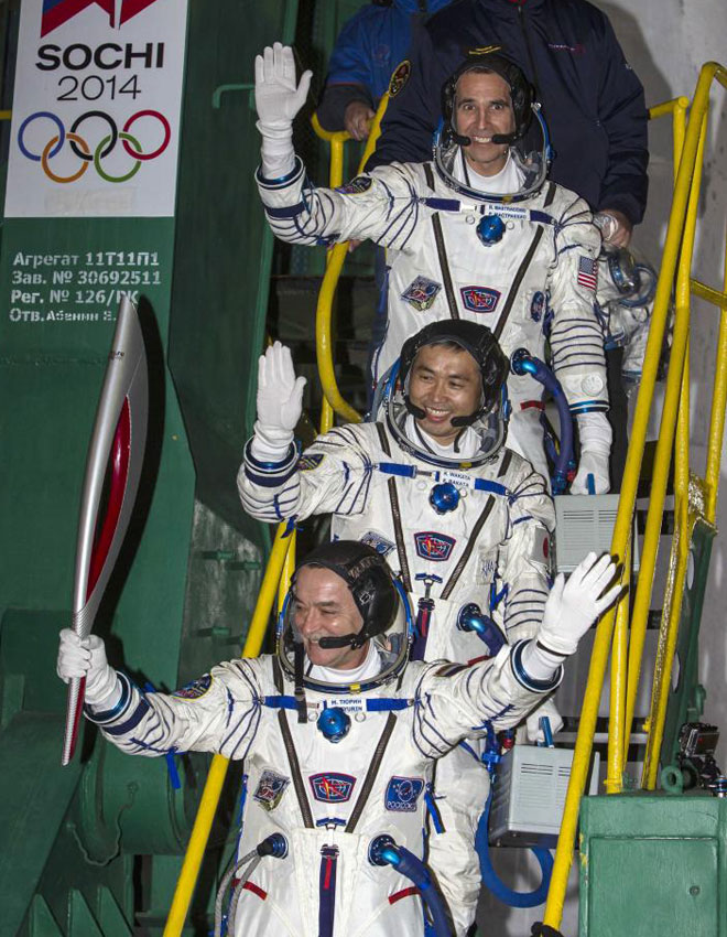 El cosmonauta ruso Mijal Tiurin, el astronauta estadounidense Rick Mastracchio y el japons Koichi Wakata.