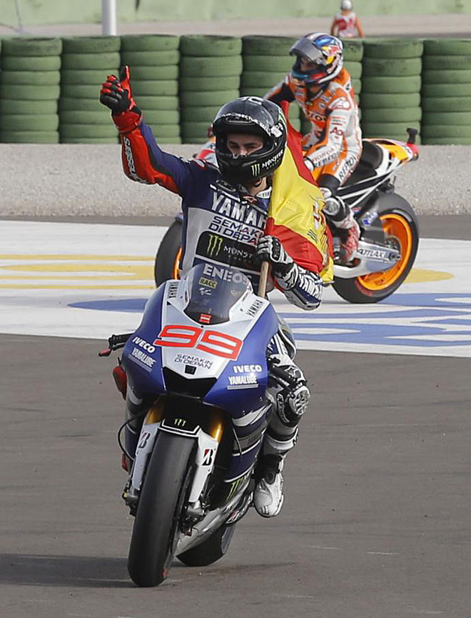 Marc Mrquez conquist el Mundial de MotoGP en su estreno en la categora y se convirti, a sus 20 aos, en el piloto ms joven en ganar el campeonato.