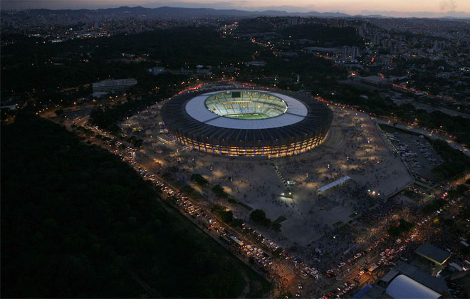 Est ubicado en Belo Horizonte, ciudad brasilena con ms de 2.300.000 habitantes. Fue remodelado en el ao 2010 y cuenta con una capacidad de 62.170 localidades.