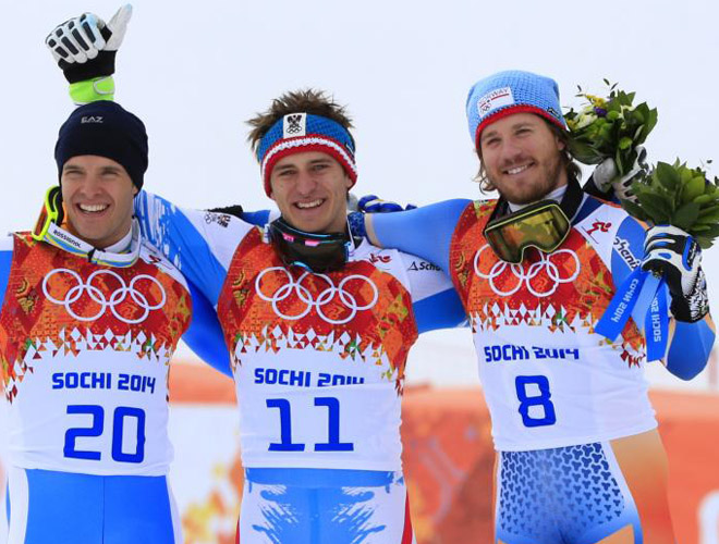 El medalla de oro en esqu alpino, Matthias Mayer, junto al ganador de medalla de plata y bronce, Chirstof Innerhofer y Kjetil Jansrud.