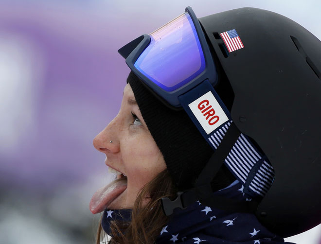 La estadounidense Devin Logan firm una excepcional participacin en la prueba de freestyle skiing slopestyle y fue captada por las cmaras de esta guisa al finalizar la misma.