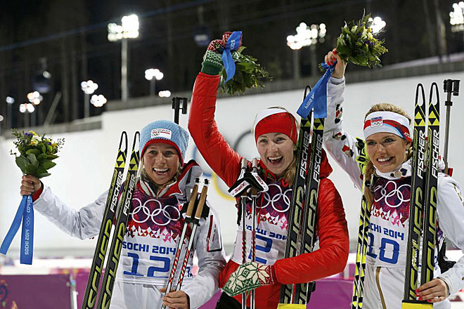 As de radiantes posaron las tres ganadoras del Biatln 12,5 km, Daria Domracheva (Bielorrusia), Gabriela Soukalova (Repblica Checa) y Tiril Eckhoff (Noruega).