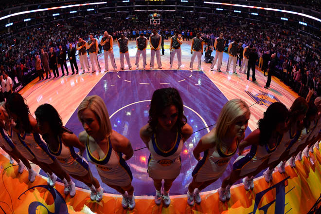 Tras la exitosa <strong><a href=https://www.marca.com/albumes/2013/10/27/cheerleaders_nba/index.html>primera entrega del lado ms sensual de la NBA</a></strong>, y la <strong><a href=https://www.marca.com/albumes/2013/12/26/cheerleaders_nba/index.html>triunfante segunda entrega de la mirada ms sexy a las cheerleaders NBA</a></strong>, llega la tercera fotogalera de homenaje a las animadoras de la NBA.