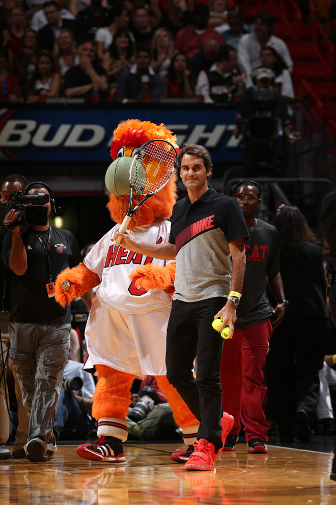 Roger Federer aprovech su estancia en Miami para acercarse a ver a los Heat.