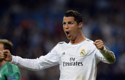 CR firm el 1-0 a pase de Bale y despus puso el 2-1. Ya son 13 goles en Champions, 41 en lo que va de temporada.