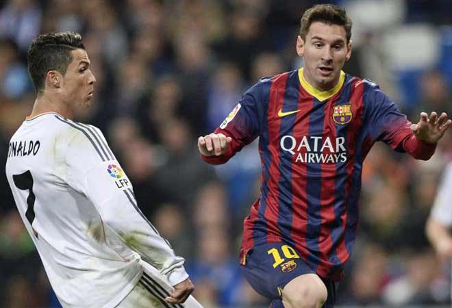Revisit the best moves of the game with all the pictures from the Real Madrid-Barcelona game.
