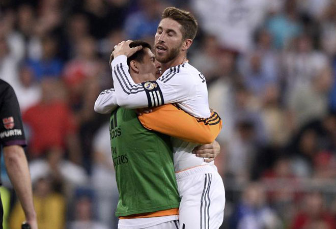 Sergio Ramos, que vena de hacer dos goles en Mnich, tambin vio puerta contra el Valencia. Lo celebr con Morata.